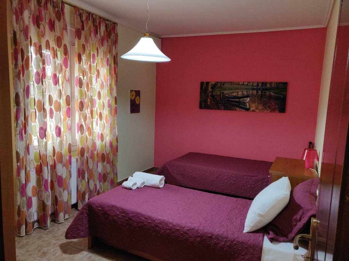 House,1000M From Beach Lagonisi Bagian luar foto